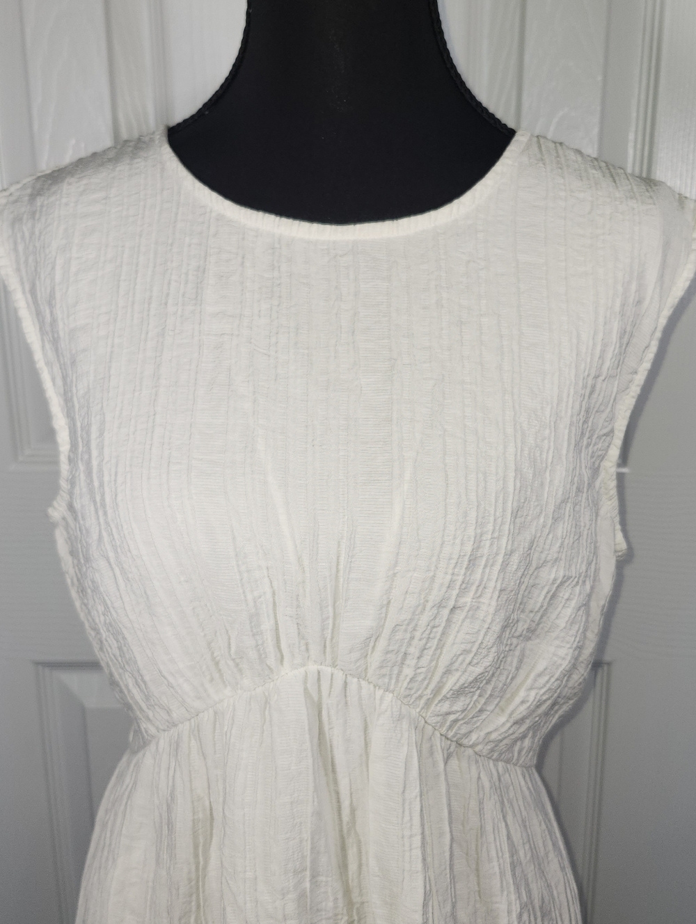 Nine West Size Medium White Sleeveless Maxi Dress